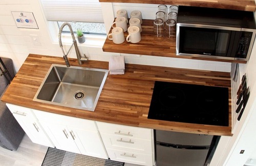 Madras House | Lake Simtustus Resort Juniper Hill Tiny Home #10 - Hot Tub
