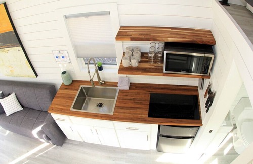 Madras House | Lake Simtustus Resort Juniper Hill Tiny Home #12 - Hot Tub