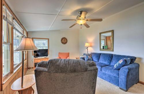 Milledgeville House | Lake Sinclair Cottage with Deck and Boat Dock!