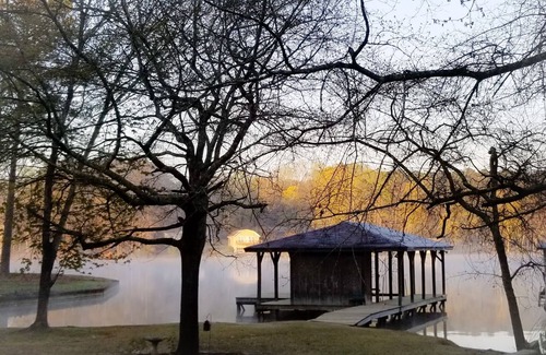 Milledgeville House | Lake Sinclair property in a peaceful area and very convenient location.