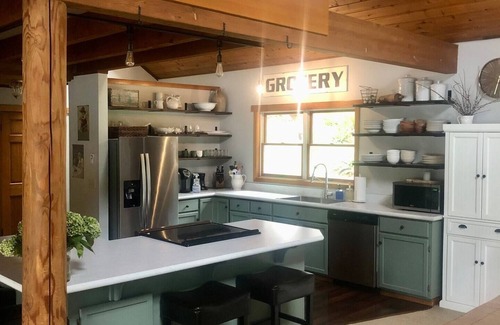 Mount Vernon House | Lake Sixteen Retreat - nForage & bird watch on site!