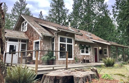 Mount Vernon House | Lake Sixteen Retreat - nForage & bird watch on site!