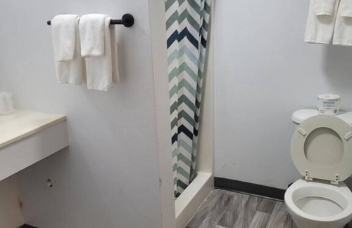 Saddlestring Hotel | Lake Stop Resort