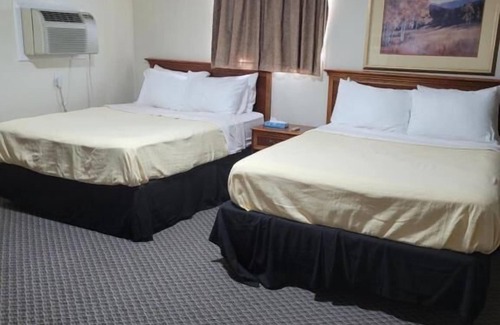 Saddlestring Hotel | Lake Stop Resort