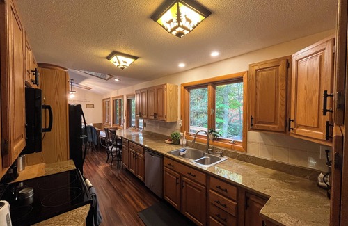Mount Sunapee House | Lake Sunapee Access Shared Private Dock 2 Min walk/7 Mins to Mount Sunapee