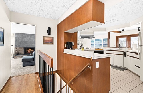 Park Point House | Lake Superior Beach House: Kayaks Provided