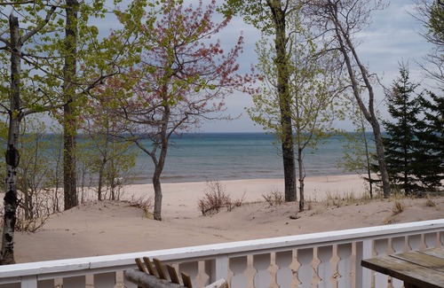 Eagle River House | Lake Superior Beach Live!