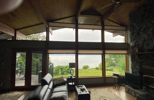 Shuniah Cottage | Lake Superior Cottage with Million dollar view - 3 +1 bedrooms and 2 car garage