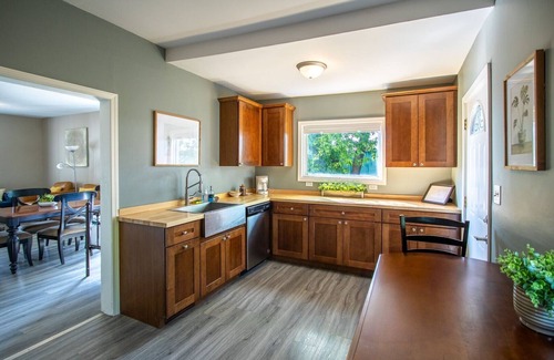 Endion House | Lake Superior View | Pet Friendly | Bayview House