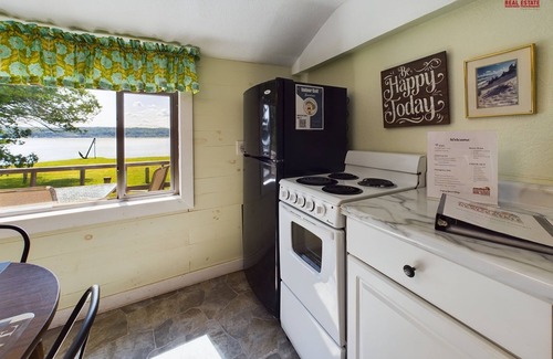 Munising Cottage | Lake Superior View, Pictured Rocks Kayaking Behind the Home!