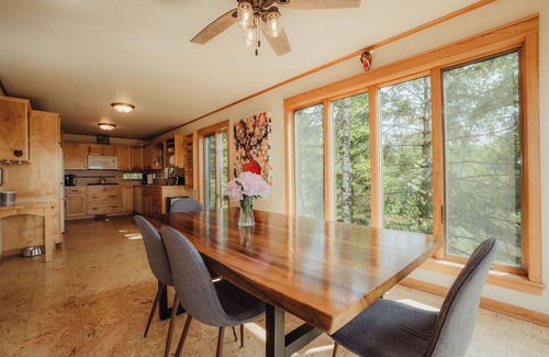 Grand Marais Cabin | Lake Superior Views, Outdoor Pizza Oven, Big Deck, Spacious, Patio Dome