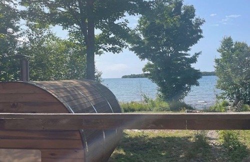 Algoma District Cottage | Lake Superior Waterfront Cottage ! 2BD + Loft