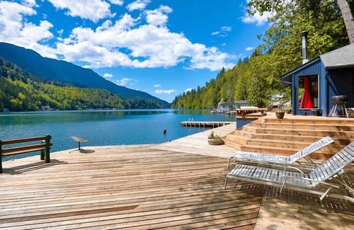 Port Angeles House | Lake Sutherland Waterfront Cabin w/Expansive Dock
