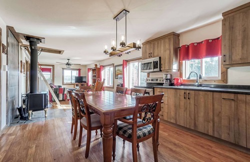 Saint-Michel-des-Saints Ski Chalet | Lake Taureau Shore - Le Grand Manitou