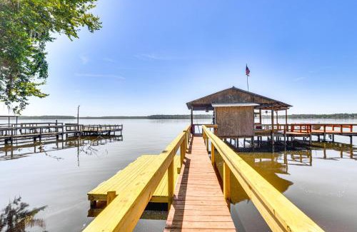 Quincy House | Lake Talquin Cabin Close to FSU and Quincy!