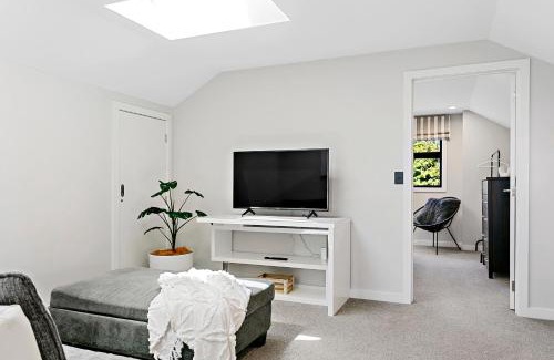Acacia Bay Apartment | Lake Taupō Hideaway Apartment