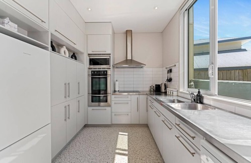 Wharewaka House | Lake Taupo Gem with Hot Tub