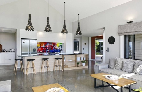 Acacia Bay House | Lake Taupō Luxury Views for Families and Groups