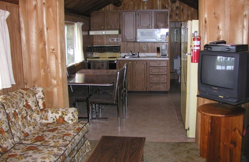 Temagami Resort | Lake Temagami Cottage Rentals - Cottage #1 - Sunrise