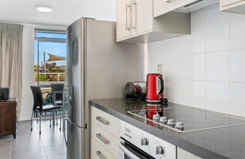 Two Mile Bay House | Lake Terrace Apartment