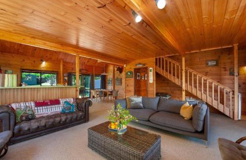 Waipahihi House | Lake Terrace Lockwood