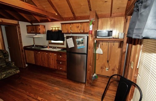 Mead Cabin | Lake Texoma Cedar Cabin - Kicks 66