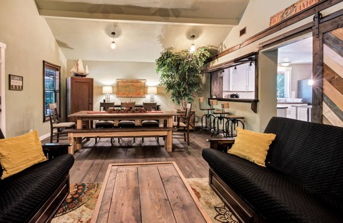 Kingston House | Lake Texoma: Hidden cabin in the woods near Buncombe Creek Marina