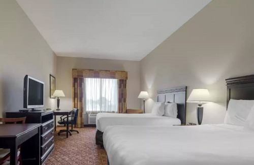 Denison Hotel | Lake Texoma Inn and Suites to match IHG