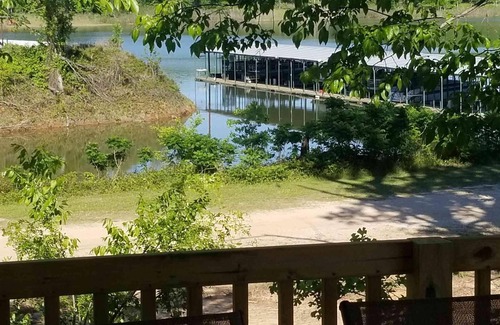 Mead House | Lake Texoma Vacation Home Dockside Cabin