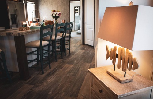 Kingston House | Lake Texoma wooded retreat near Marina Del Rey