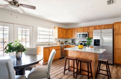 Bearss Plaza House | Lake Townhome w/Pool near USF, Busch Gardens, Moffitt and Tampa