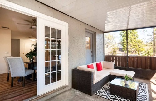 Bearss Plaza House | Lake Townhome w/Pool near USF, Busch Gardens, Moffitt and Tampa