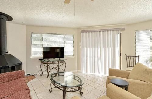 Lakeway House | Lake Travis Bungalow Casita Golden Rod #2