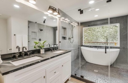Lago Vista House | Lake Travis Valley View Retreat on 5 acres