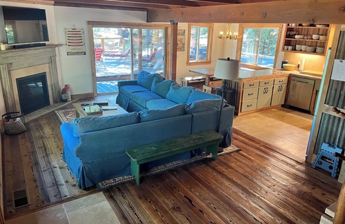 Lake Almanor Country Club Cabin | Lake Almanor Peninsula Cabin. right next to Rec 2. Newly Remodeled!