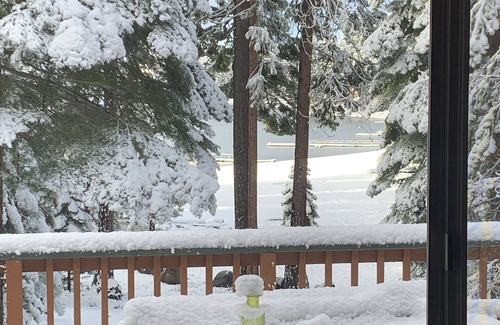 Lake Almanor Country Club Cabin | Lake front, Private Dock, inside the country club