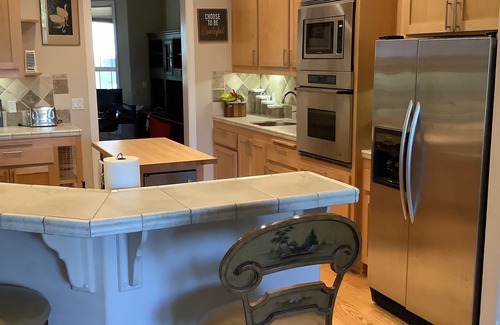 Lake Almanor Country Club Cabin | Lake Almanor CC Cabin filtered lake and full mountain view
