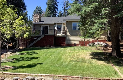 Lake Almanor Country Club Cabin | Lake Almanor CC Cabin filtered lake and full mountain view