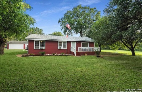 Bexar County House | Lake vacation house
