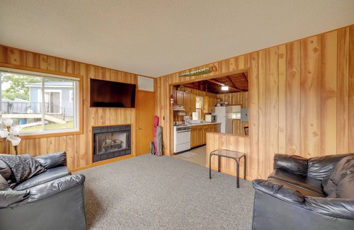 Lake Cabin | Lake Vacation Rental w/Deck & Gas Grill!