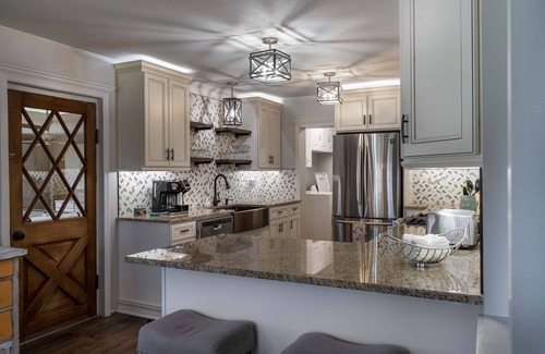 Mount Dora House | Lake Vibes Only ~ Lake House with RV or Boat Parking!