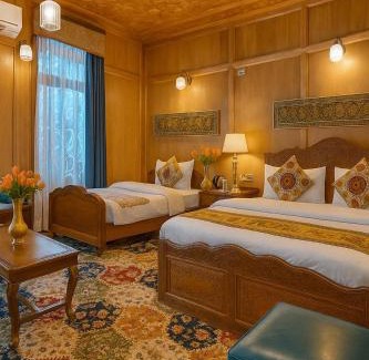 Dal Lake Bed & Breakfast | Lake Victoria Houseboats
