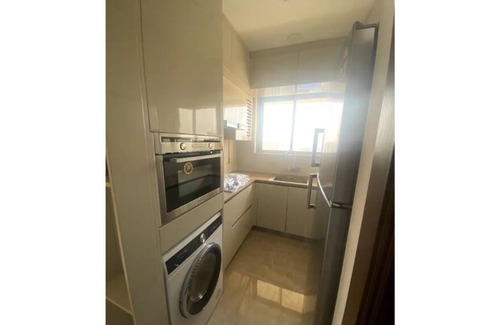 Hiranandani Gardens Apartment | Lake View 1-bedroom @ Hiranandani Powai- Maxxvalue