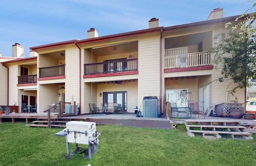 Canyon Lake House | Lake-View All-Suite Retreat - Near Marina, Beach, Dining & Outdoor Activities