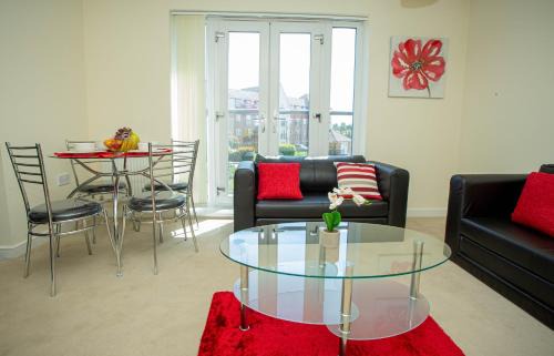Northampton Apartment | Lake View Apartment