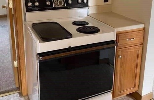 Two Rivers Apartment | Lake View Apartments on Memorial - Unit C