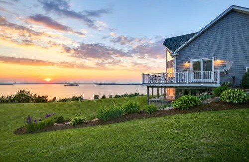 St. Albans House | Lake View Champlain Home with Hot Tub and Sauna!