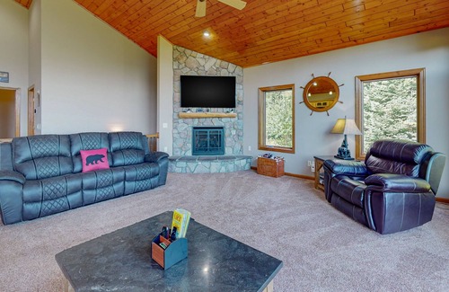 Land O Lakes Condo | Lake-view condo with dock, pool table, grill, deck, patio, wet bar, & streaming