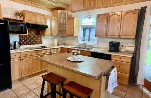 Silver Sands Cottage | Lake View Cottage w/dock on LAKE ISLE AB -kayak & canoe, fireplace, 45min to Edm