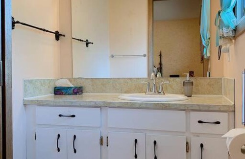 Central Okanagan Villa | Lake view cozy home in Kelowna